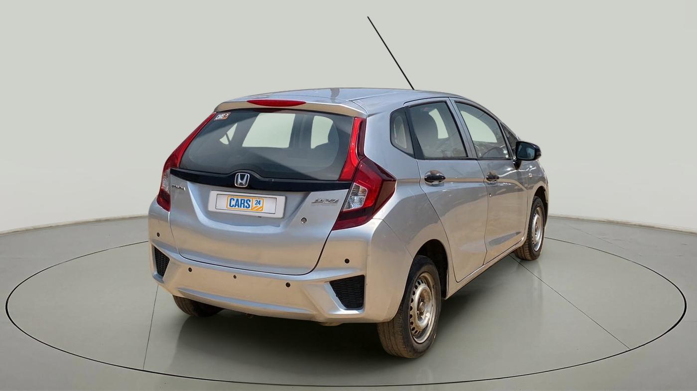 2016 Honda Jazz 1.5L I-DTEC E, Diesel, Manual, 99,357 km, Right Back Diagonal