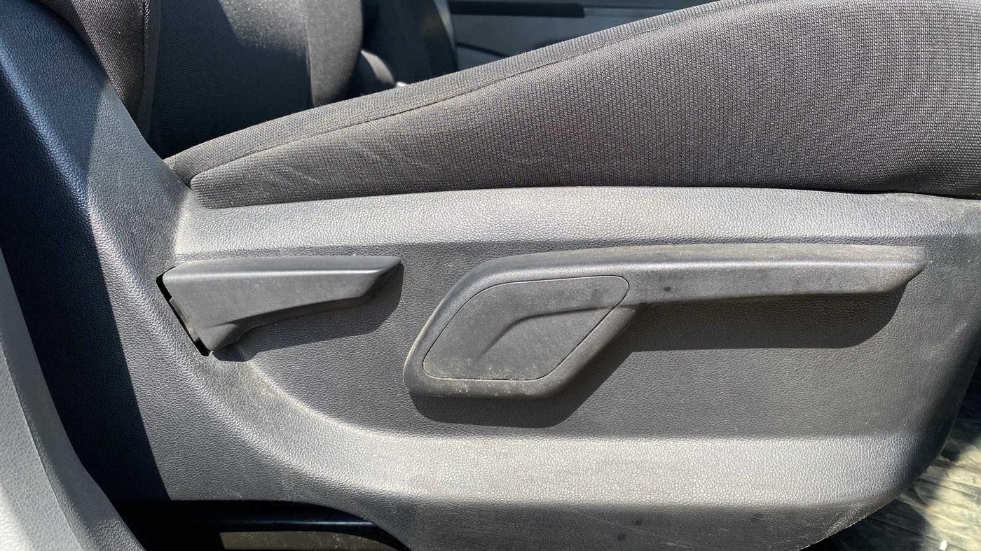 2018 Mahindra KUV 100 NXT K6+ P 6 STR, Petrol, Manual, 5,291 km, Driver Side Adjustment Panel