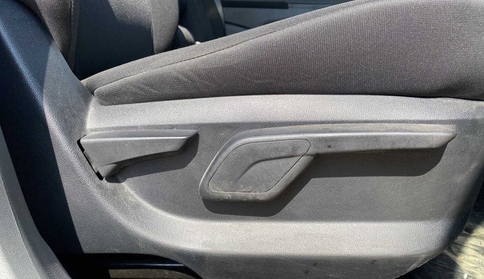 2018 Mahindra KUV 100 NXT K6+ P 6 STR, Petrol, Manual, 5,291 km, Driver Side Adjustment Panel