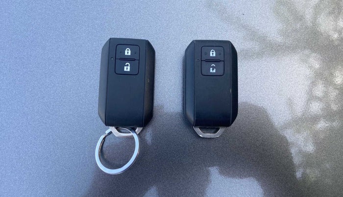 2021 Maruti Baleno ZETA PETROL 1.2, Petrol, Manual, 23,929 km, Key Close Up