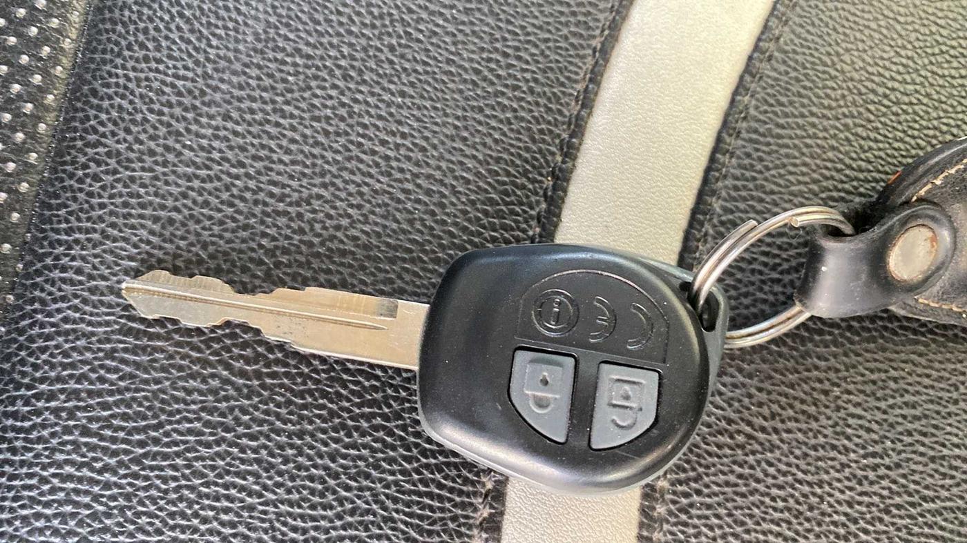 2014 Maruti Swift VXI, Petrol, Manual, 53,772 km, Key Close Up