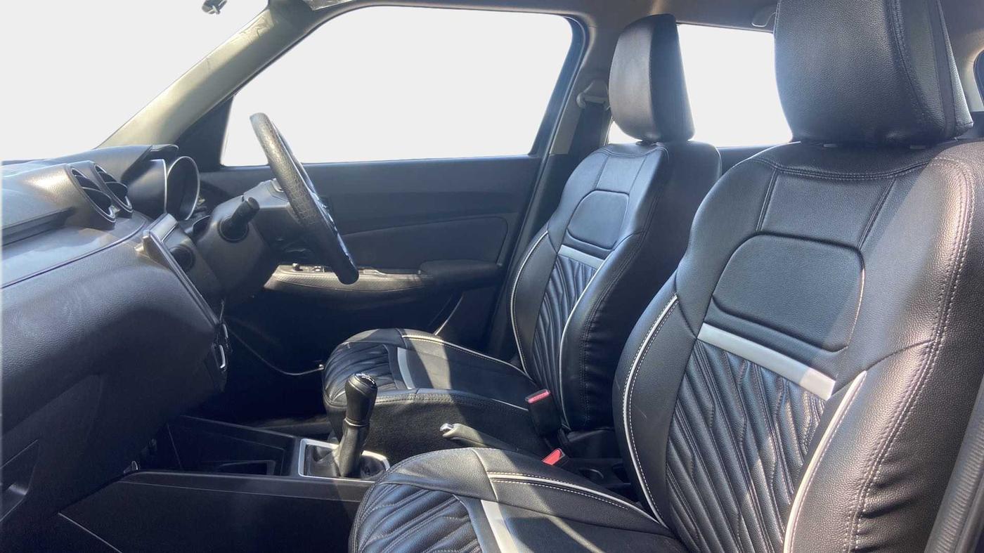 2021 Maruti Swift VXI, Petrol, Manual, 24,274 km, Right Side Front Door Cabin