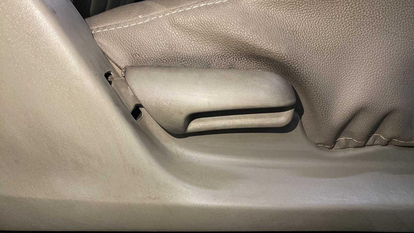2016 Maruti Celerio ZXI AMT, CNG, Automatic, 36,242 km, Driver Side Adjustment Panel