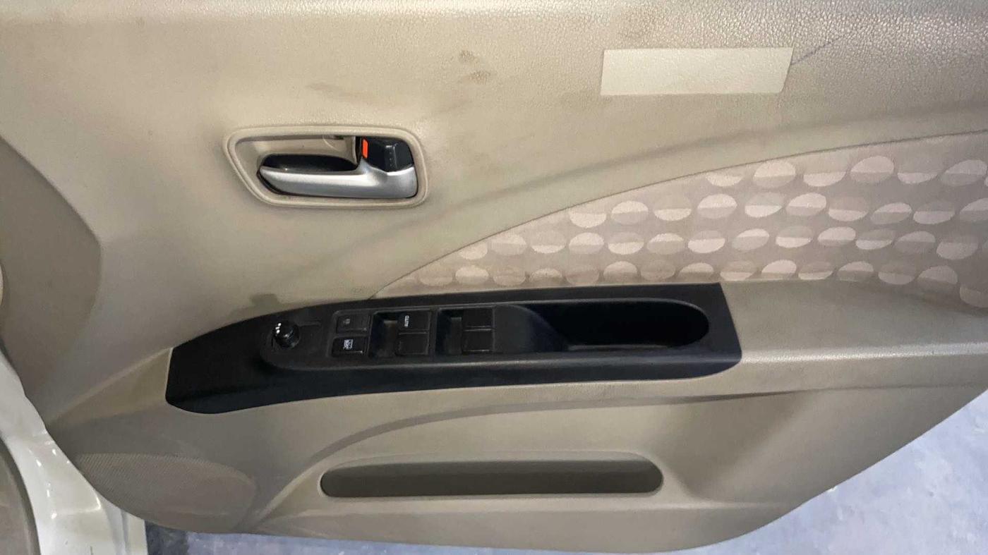 2016 Maruti Celerio ZXI AMT, CNG, Automatic, 36,242 km, Driver Side Door Panels Control