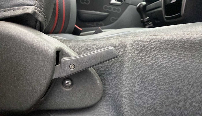 2016 Maruti Alto 800 LXI, Petrol, Manual, 37,894 km, Driver Side Adjustment Panel