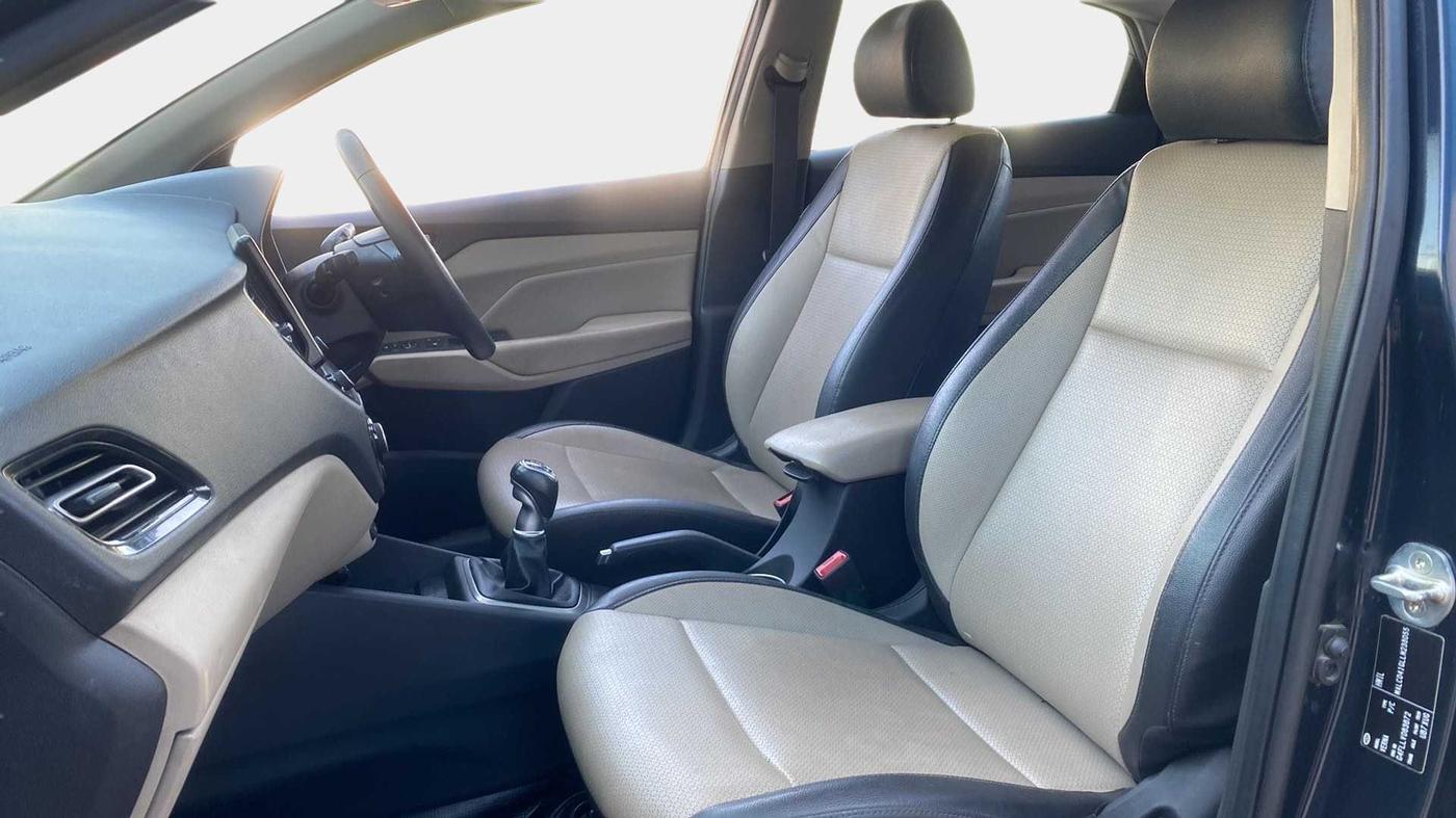 2020 Hyundai Verna SX (O)1.5 VTVT, Petrol, Manual, 60,145 km, Right Side Front Door Cabin