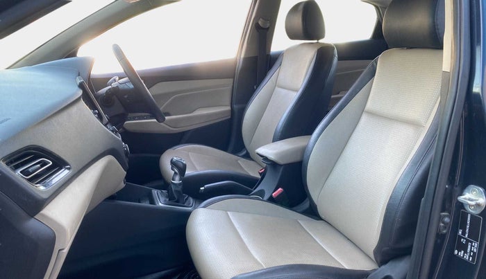 2020 Hyundai Verna SX (O)1.5 VTVT, Petrol, Manual, 60,145 km, Right Side Front Door Cabin