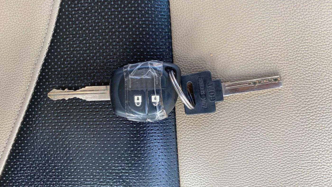 2014 Maruti Swift Dzire VDI, Diesel, Manual, 92,893 km, Key Close Up