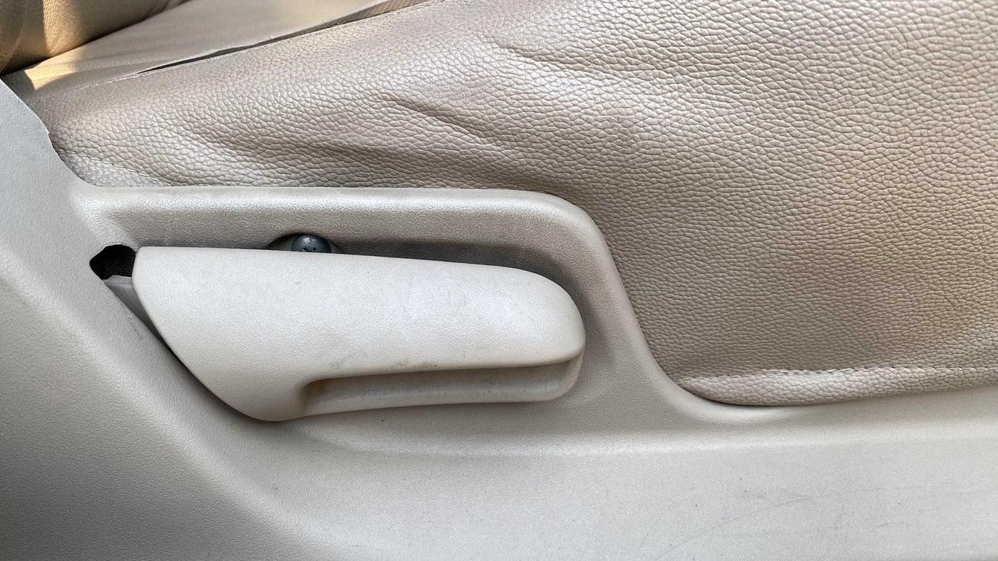 2014 Maruti Swift Dzire VDI, Diesel, Manual, 92,893 km, Driver Side Adjustment Panel