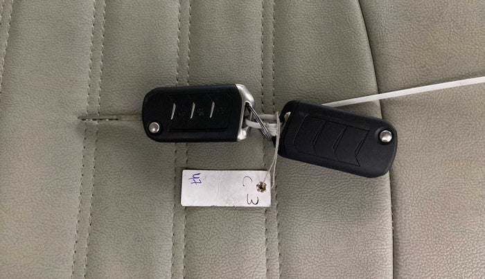 2019 Mahindra Scorpio S9, Diesel, Manual, 21,437 km, Key Close Up