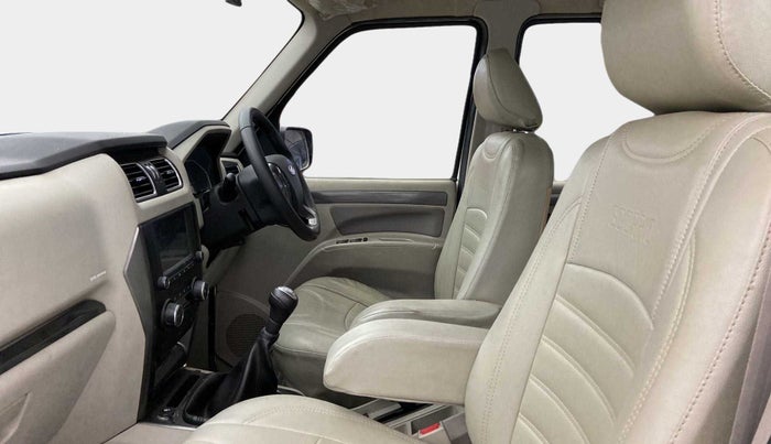 2019 Mahindra Scorpio S9, Diesel, Manual, 21,437 km, Right Side Front Door Cabin