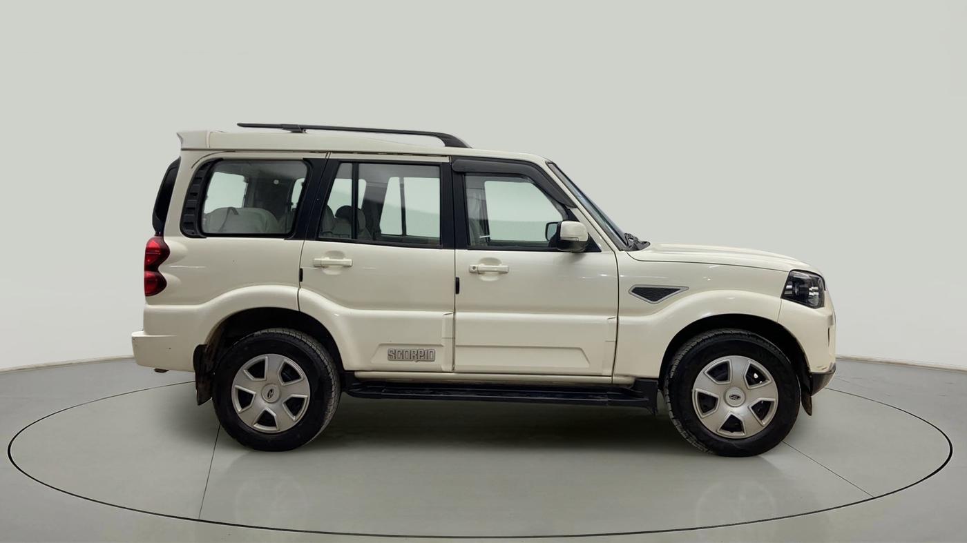 2019 Mahindra Scorpio S9, Diesel, Manual, 21,437 km, Right Side View