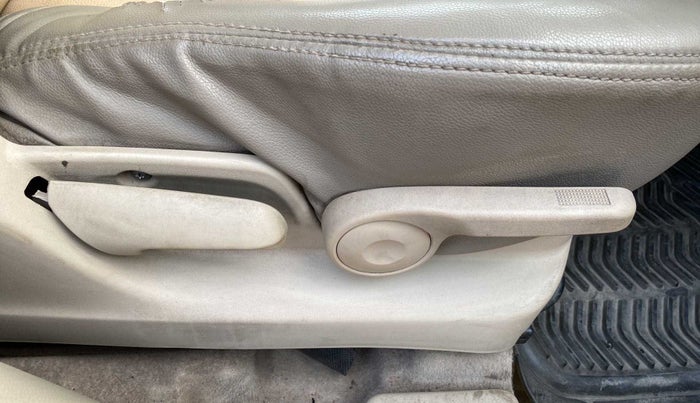 2012 Maruti Ertiga ZXI, Petrol, Manual, 72,853 km, Driver Side Adjustment Panel