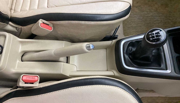 2017 Maruti Dzire VXI, Petrol, Manual, 33,213 km, Gear Lever
