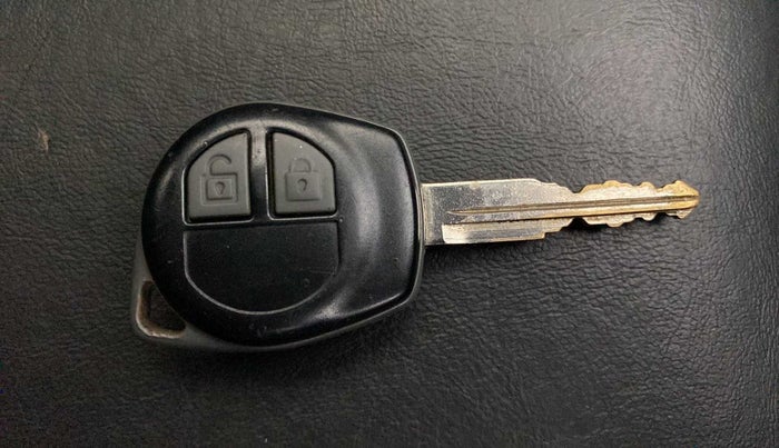 2015 Maruti Swift LXI (O), Petrol, Manual, 96,515 km, Key Close Up