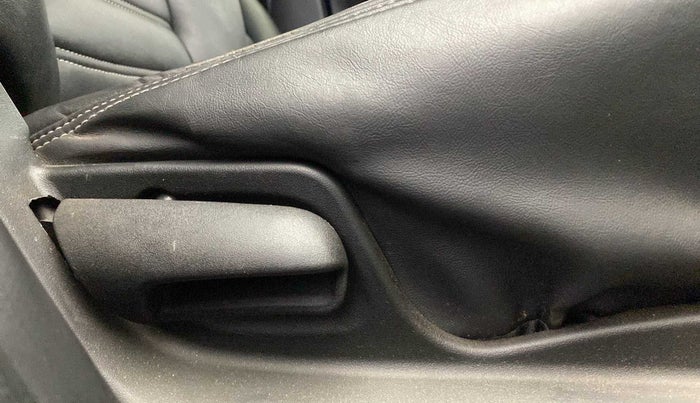 2015 Maruti Swift LXI (O), Petrol, Manual, 96,515 km, Driver Side Adjustment Panel
