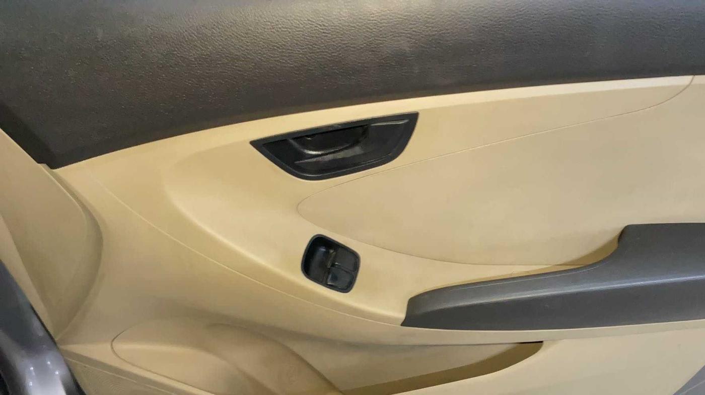 2013 Hyundai Eon MAGNA +, Petrol, Manual, 52,442 km, Driver Side Door Panels Control