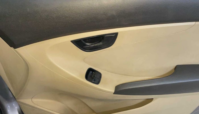 2013 Hyundai Eon MAGNA +, Petrol, Manual, 52,442 km, Driver Side Door Panels Control