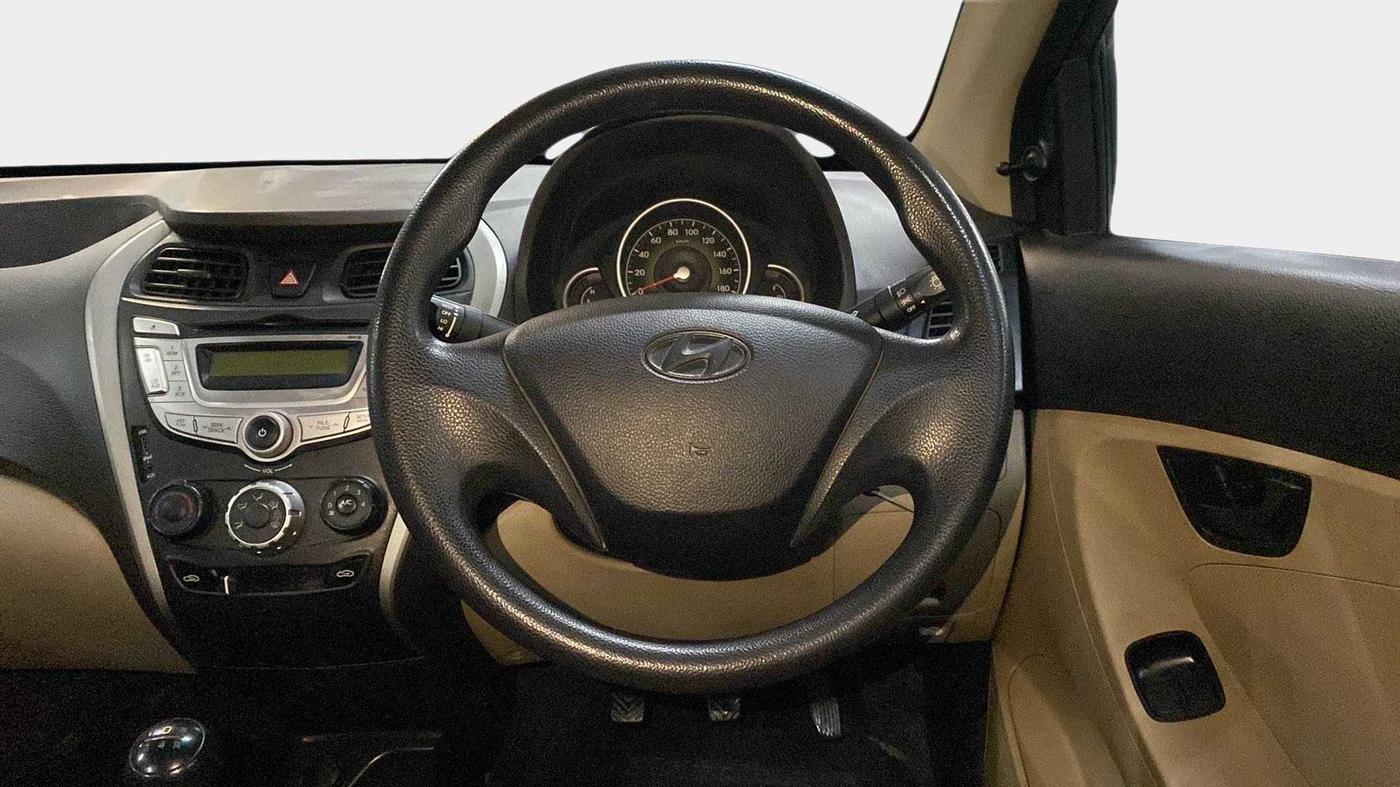 2013 Hyundai Eon MAGNA +, Petrol, Manual, 52,442 km, Steering Wheel Close Up