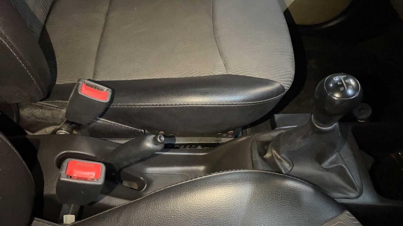 2013 Hyundai Eon MAGNA +, Petrol, Manual, 52,442 km, Gear Lever