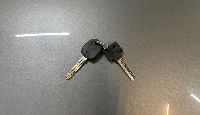 2013 Hyundai Eon MAGNA +, Petrol, Manual, 52,442 km, Key Close Up