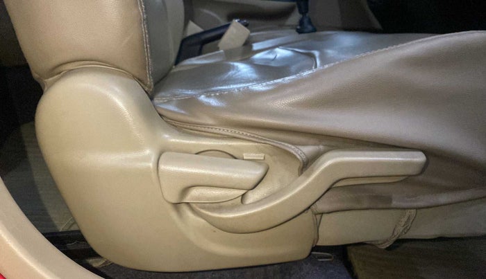 2014 Honda Brio S MT, Petrol, Manual, 56,877 km, Driver Side Adjustment Panel