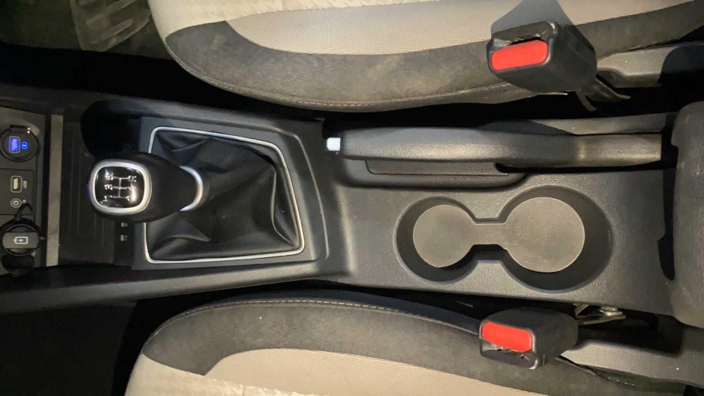 2019 Hyundai Elite i20 ASTA 1.2 (O), Petrol, Manual, 21,672 km, Gear Lever