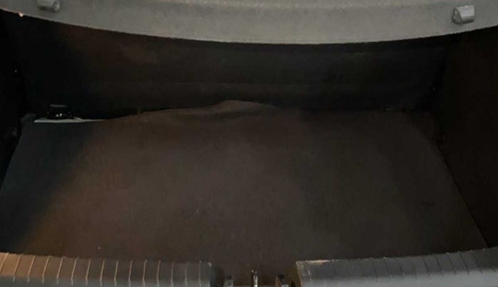 2019 Hyundai Elite i20 ASTA 1.2 (O), Petrol, Manual, 21,672 km, Boot Inside