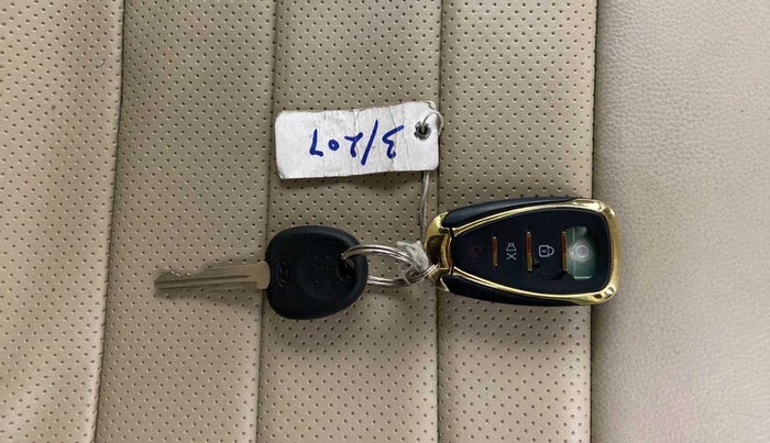 2020 Hyundai NEW SANTRO MAGNA, Petrol, Manual, 28,107 km, Key Close Up