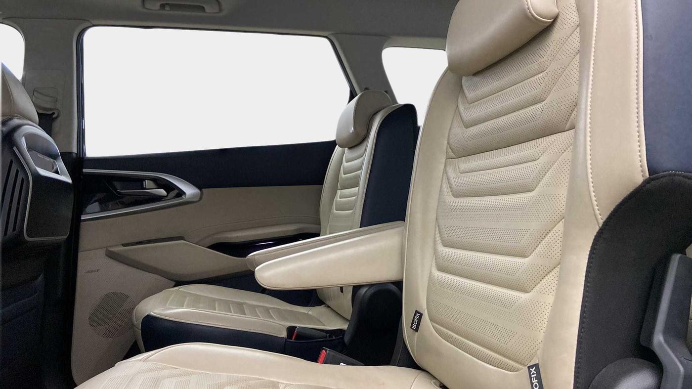2022 KIA CARENS LUXURY PLUS 1.4 PETROL DCT 6 STR, Petrol, Automatic, 32,364 km, Right Side Rear Door Cabin