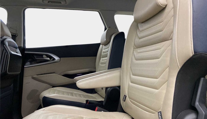 2022 KIA CARENS LUXURY PLUS 1.4 PETROL DCT 6 STR, Petrol, Automatic, 32,364 km, Right Side Rear Door Cabin