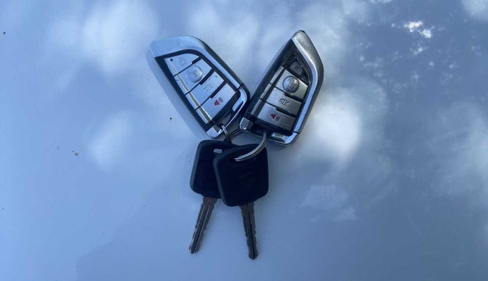 2021 Nissan MAGNITE XE, Petrol, Manual, 36,384 km, Key Close Up