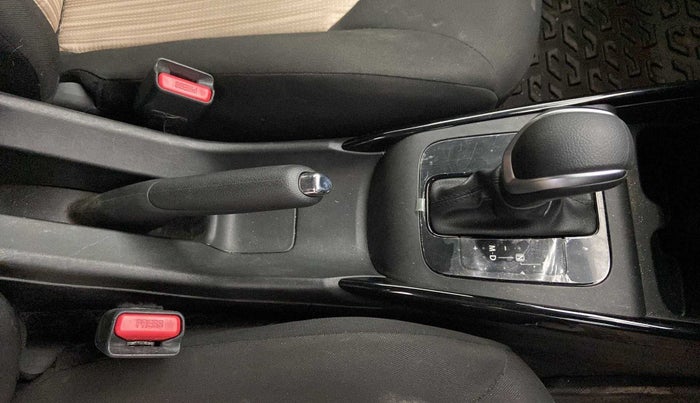2022 Toyota Glanza V AMT, Petrol, Automatic, 6,555 km, Gear Lever