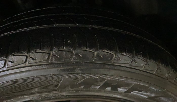 2017 Volkswagen Ameo COMFORTLINE 1.2L, Petrol, Manual, 67,306 km, Right Rear Tyre Tread