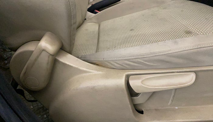 2017 Volkswagen Ameo COMFORTLINE 1.2L, Petrol, Manual, 67,306 km, Driver Side Adjustment Panel