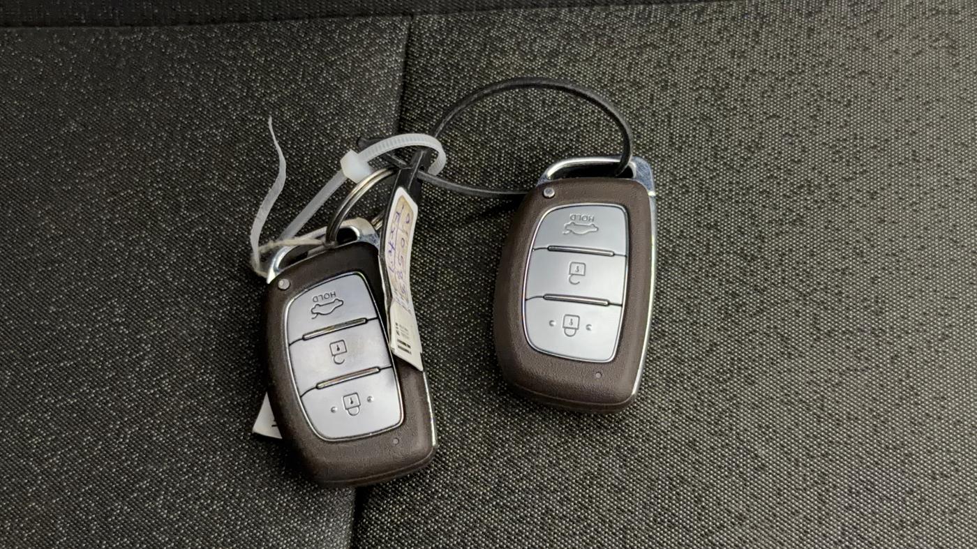 2023 Hyundai EXTER SX(O) CONNECT 1.2 AMT, Petrol, Automatic, 12,731 km, Key Close Up