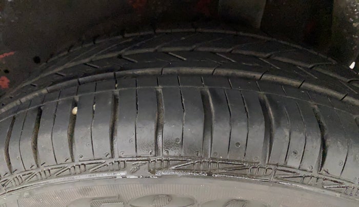 2015 Maruti Celerio VXI, Petrol, Manual, 49,343 km, Left Rear Tyre Tread