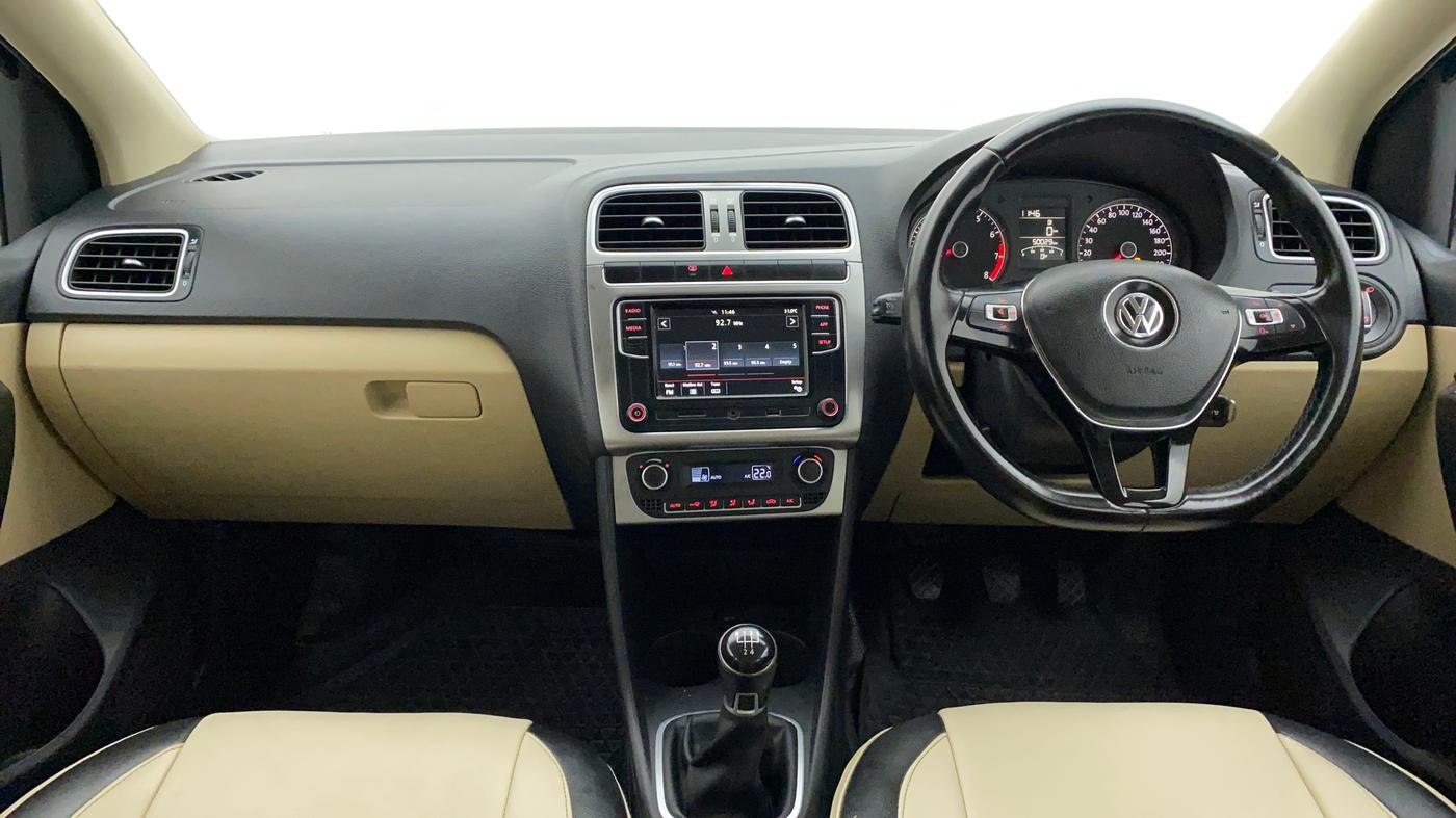 2017 Volkswagen Polo HIGHLINE1.2L, Petrol, Manual, 50,296 km, Dashboard