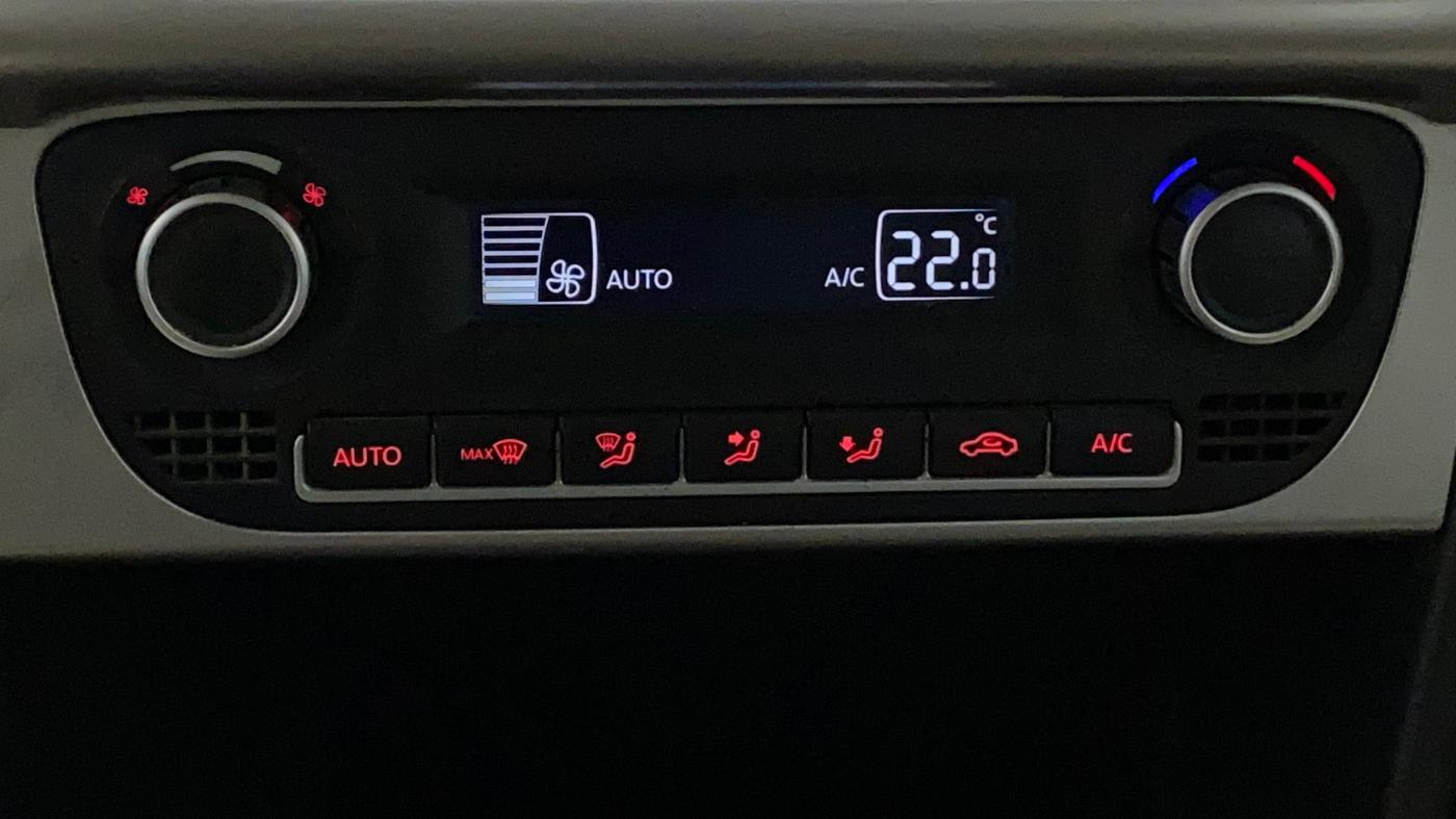 2017 Volkswagen Polo HIGHLINE1.2L, Petrol, Manual, 50,296 km, Automatic Climate Control