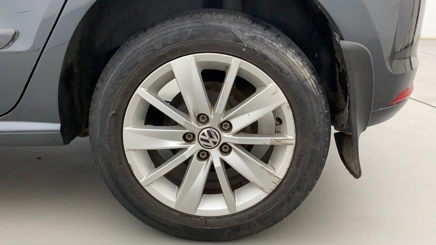 2017 Volkswagen Polo HIGHLINE1.2L, Petrol, Manual, 50,296 km, Left Rear Wheel