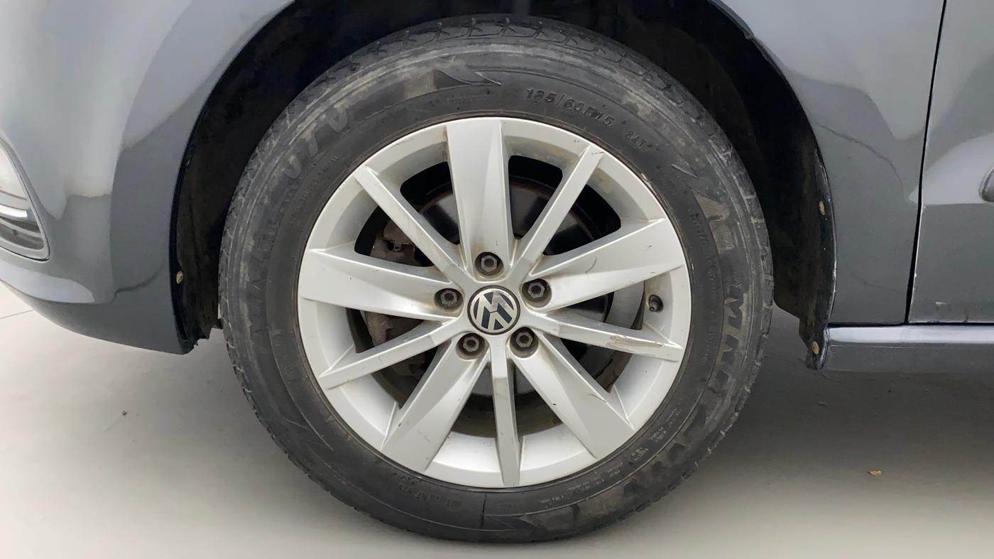 2017 Volkswagen Polo HIGHLINE1.2L, Petrol, Manual, 50,296 km, Left Front Wheel