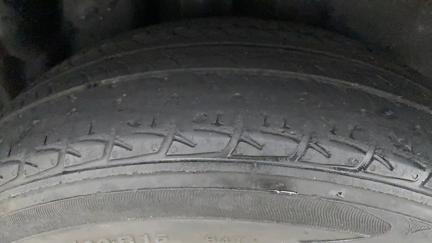 2017 Volkswagen Polo HIGHLINE1.2L, Petrol, Manual, 50,296 km, Right Rear Tyre Tread