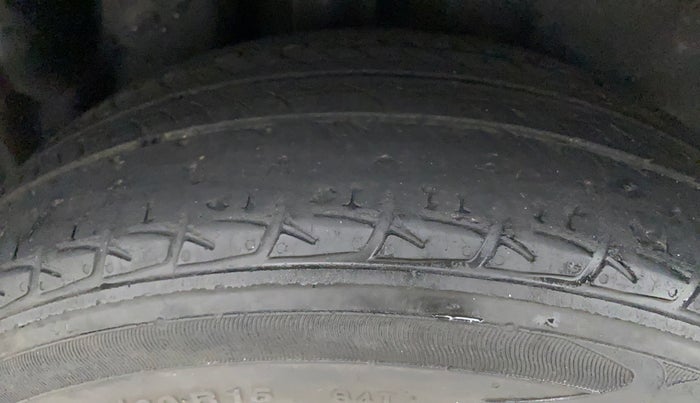 2017 Volkswagen Polo HIGHLINE1.2L, Petrol, Manual, 50,296 km, Right Rear Tyre Tread