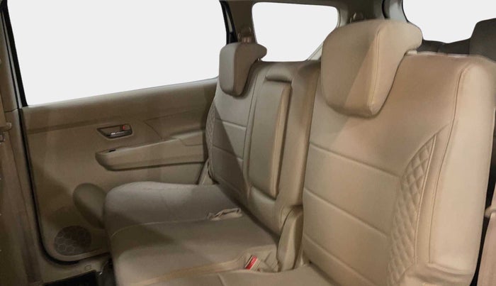 2022 Maruti Ertiga VXI SHVS, Petrol, Manual, 4,944 km, Right Side Rear Door Cabin