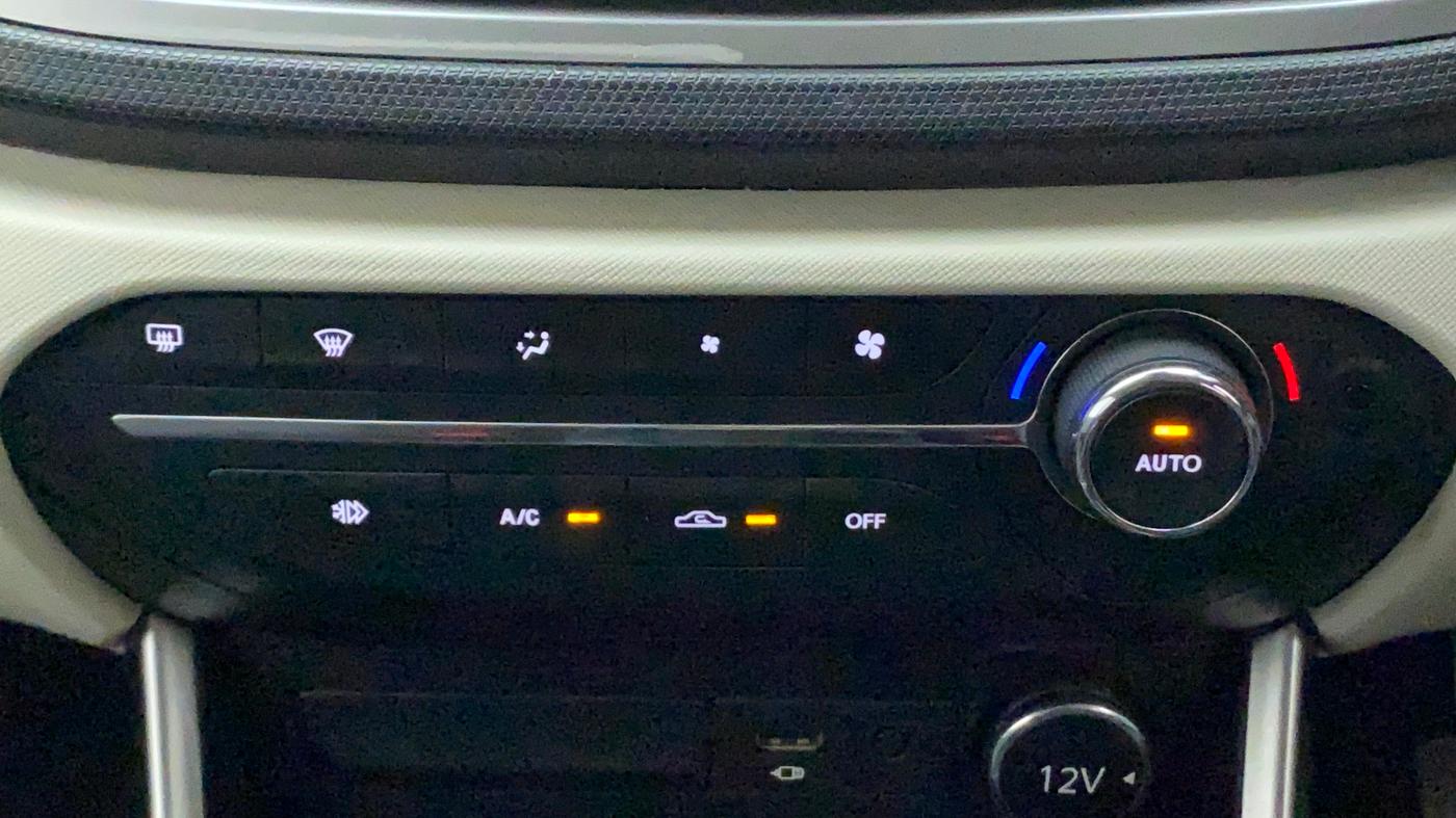 2022 Tata ALTROZ XZ PLUS I-TURBO PETROL, Petrol, Manual, 25,083 km, Automatic Climate Control