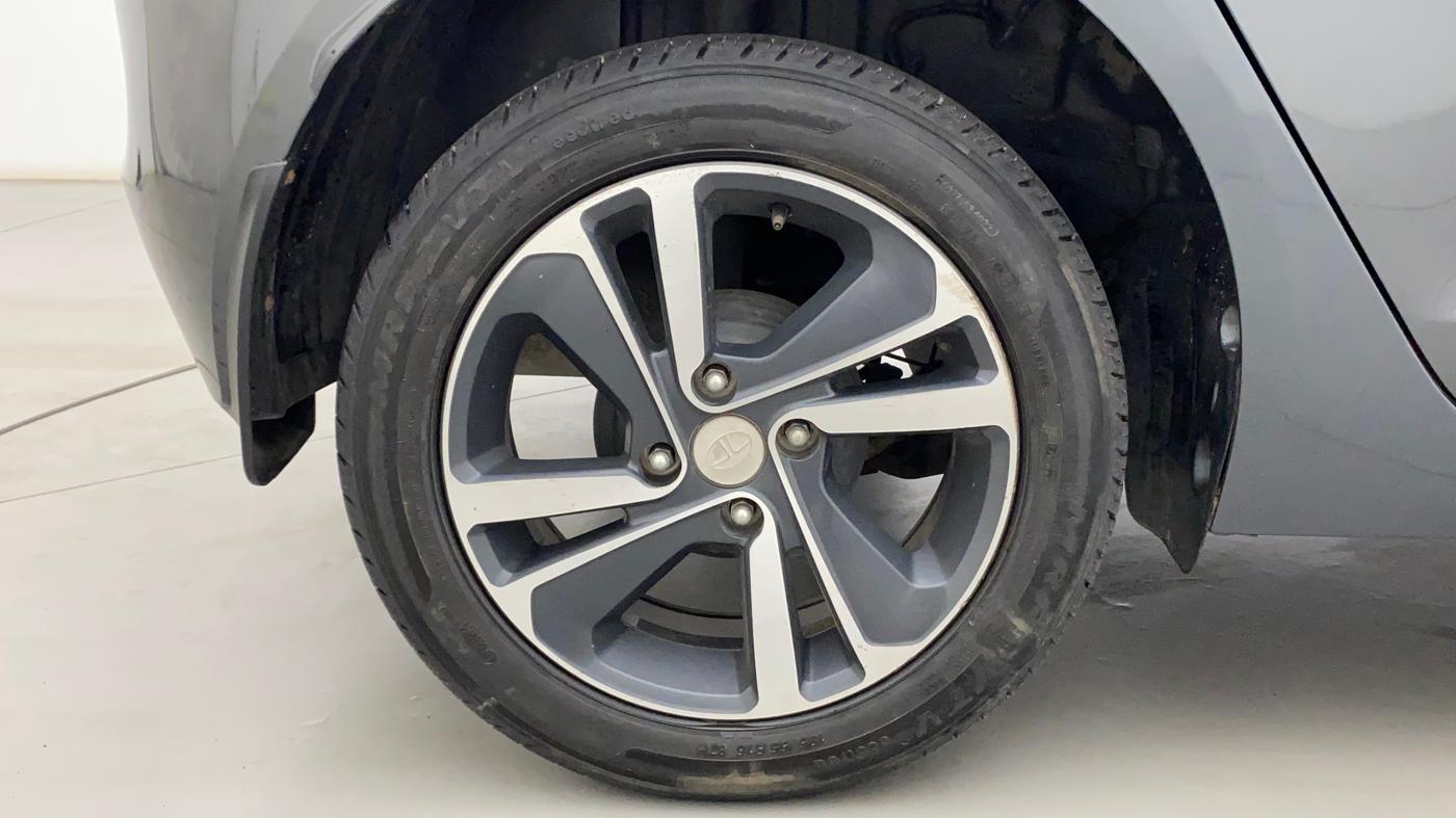2022 Tata ALTROZ XZ PLUS I-TURBO PETROL, Petrol, Manual, 25,083 km, Right Rear Wheel