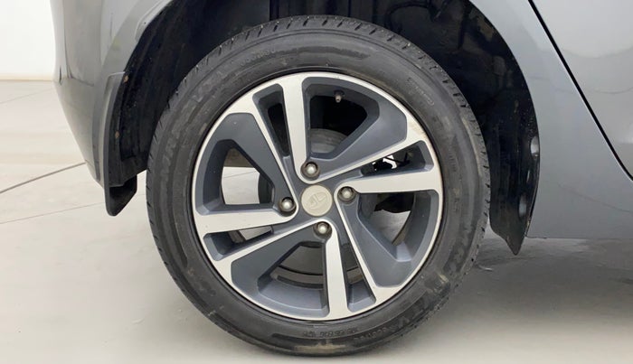 2022 Tata ALTROZ XZ PLUS I-TURBO PETROL, Petrol, Manual, 25,083 km, Right Rear Wheel