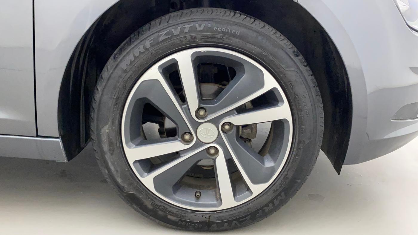 2022 Tata ALTROZ XZ PLUS I-TURBO PETROL, Petrol, Manual, 25,083 km, Right Front Wheel
