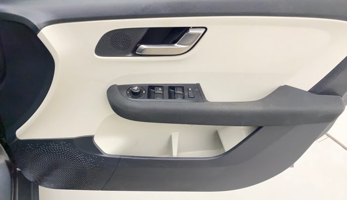 2022 Tata ALTROZ XZ PLUS I-TURBO PETROL, Petrol, Manual, 25,083 km, Driver Side Door Panels Control