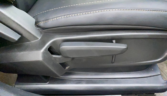 2022 Tata ALTROZ XZ PLUS I-TURBO PETROL, Petrol, Manual, 25,083 km, Driver Side Adjustment Panel